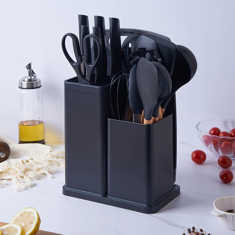 SET AUXILIARES18 PZ SILICONA CON TABLA